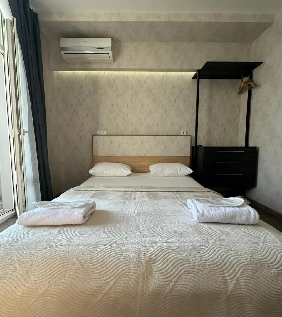 Solo Apartment Virmenska Kyiv